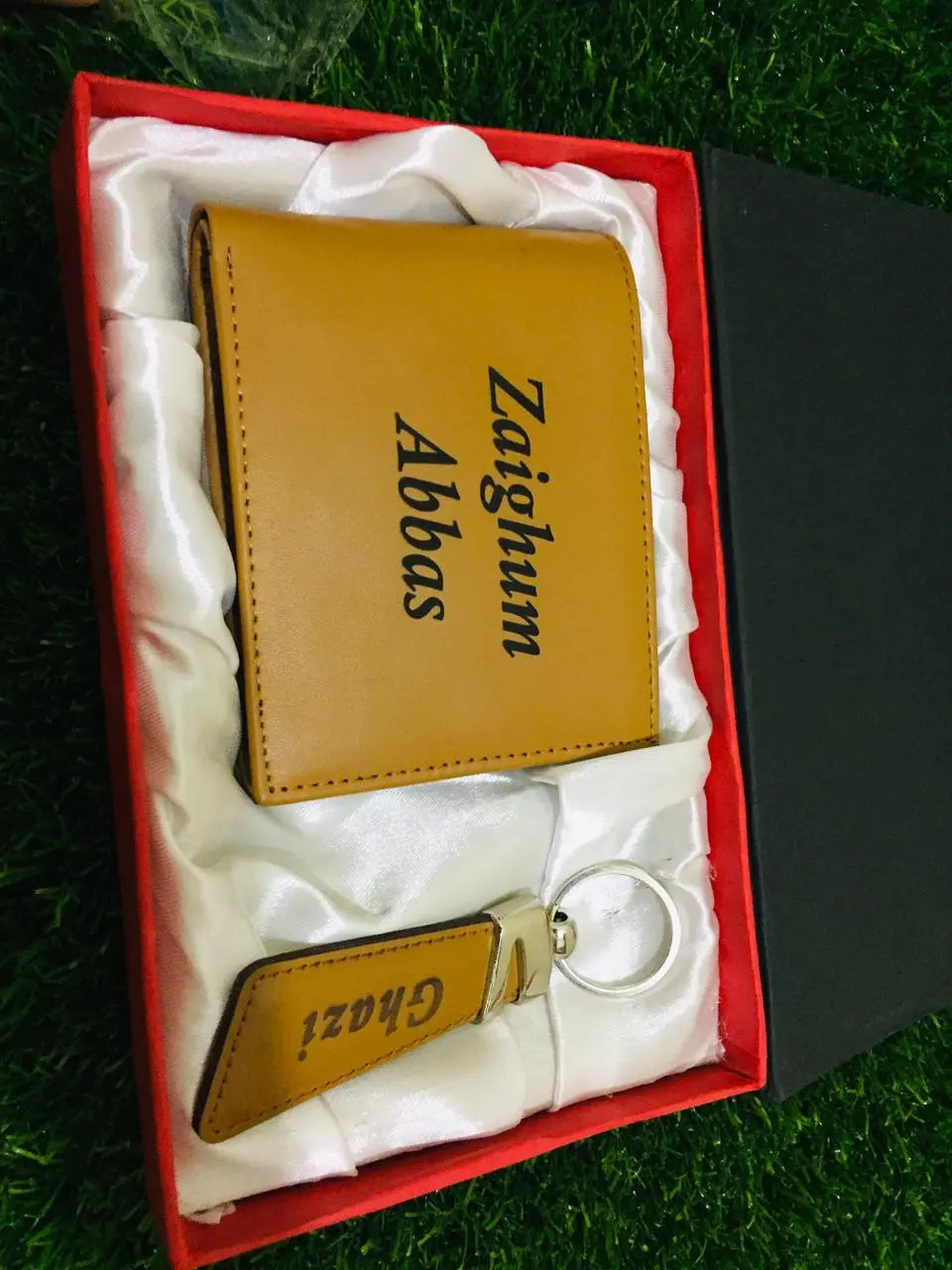Engraved Wallet Keychain – A Perfect Gift for Loved Ones - GiftCity
